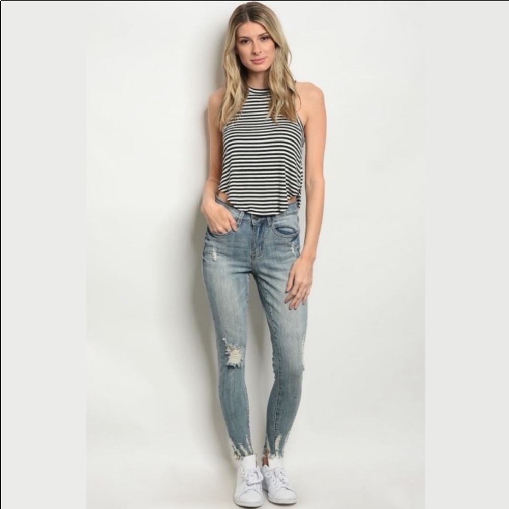 π2/$20π LAST 1 Womenβs Frayed Denim Light Skinny Jeans - Picture 4 of 8